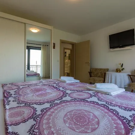 Jagic Apartment *